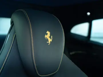 FERRARI Purosangue  ATELIER FULL CARBON MASSAGE FULL