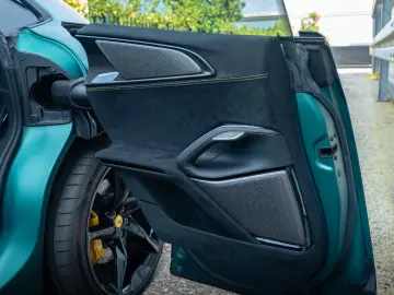 FERRARI Purosangue  ATELIER FULL CARBON MASSAGE FULL