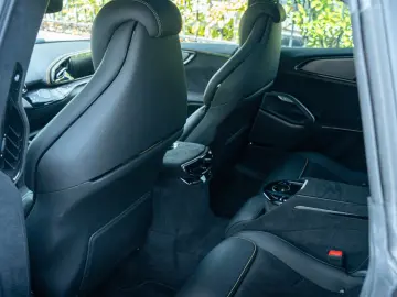 FERRARI Purosangue  ATELIER FULL CARBON MASSAGE FULL