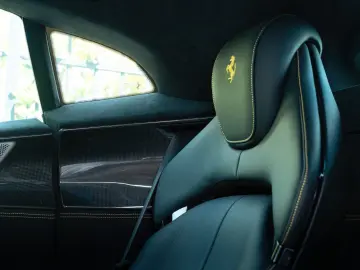 FERRARI Purosangue  ATELIER FULL CARBON MASSAGE FULL