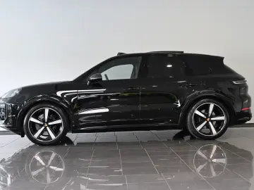 PORSCHE Cayenne E-Hybrid SportDesign AHK Pano ACC HUD 22