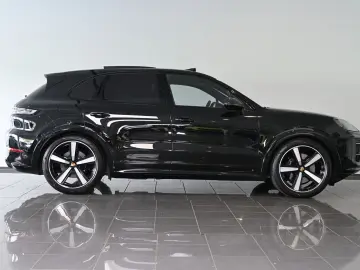 PORSCHE Cayenne E-Hybrid SportDesign AHK Pano ACC HUD 22