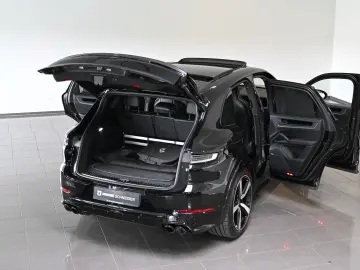 PORSCHE Cayenne E-Hybrid SportDesign AHK Pano ACC HUD 22