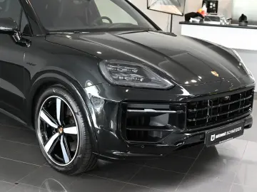 PORSCHE Cayenne E-Hybrid SportDesign AHK Pano ACC HUD 22