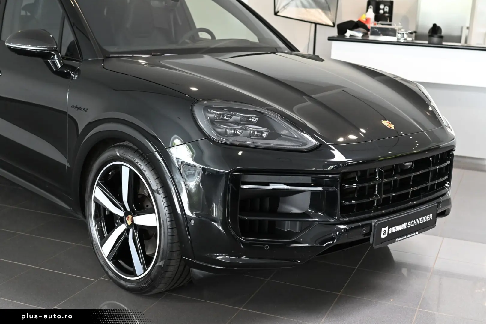 PORSCHE Cayenne E-Hybrid SportDesign AHK Pano ACC HUD 22