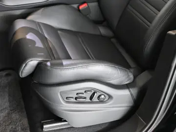 PORSCHE Cayenne E-Hybrid SportDesign AHK Pano ACC HUD 22