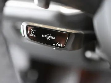 PORSCHE Cayenne E-Hybrid SportDesign AHK Pano ACC HUD 22