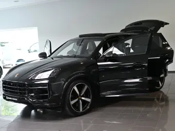 PORSCHE Cayenne E-Hybrid SportDesign AHK Pano ACC HUD 22