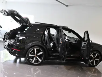 PORSCHE Cayenne E-Hybrid SportDesign AHK Pano ACC HUD 22