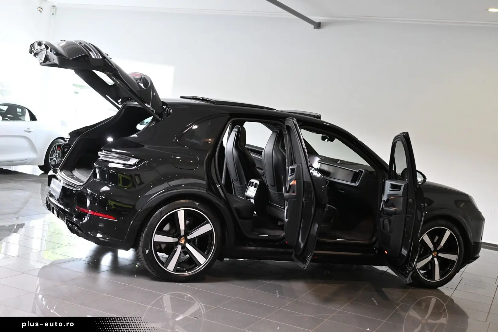 PORSCHE Cayenne E-Hybrid SportDesign AHK Pano ACC HUD 22