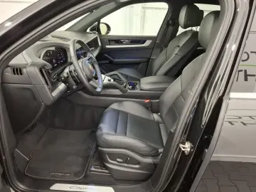 PORSCHE Cayenne ACC  BOSE  360   AHK  Panorama  Head-Up