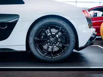 AUDI R8 RWD Performance