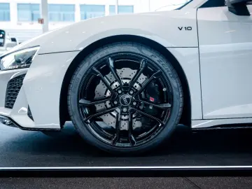 AUDI R8 RWD Performance