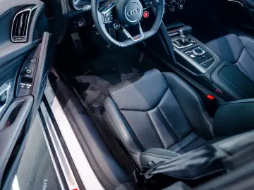 AUDI R8 RWD Performance