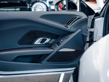 AUDI R8 RWD Performance