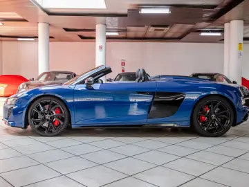 AUDI R8 Performance Spyder RWD