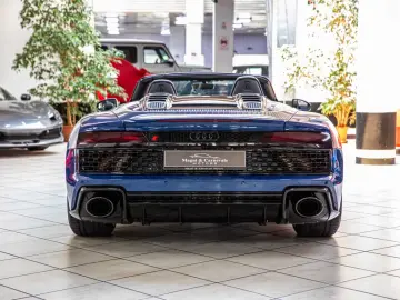 AUDI R8 Performance Spyder RWD