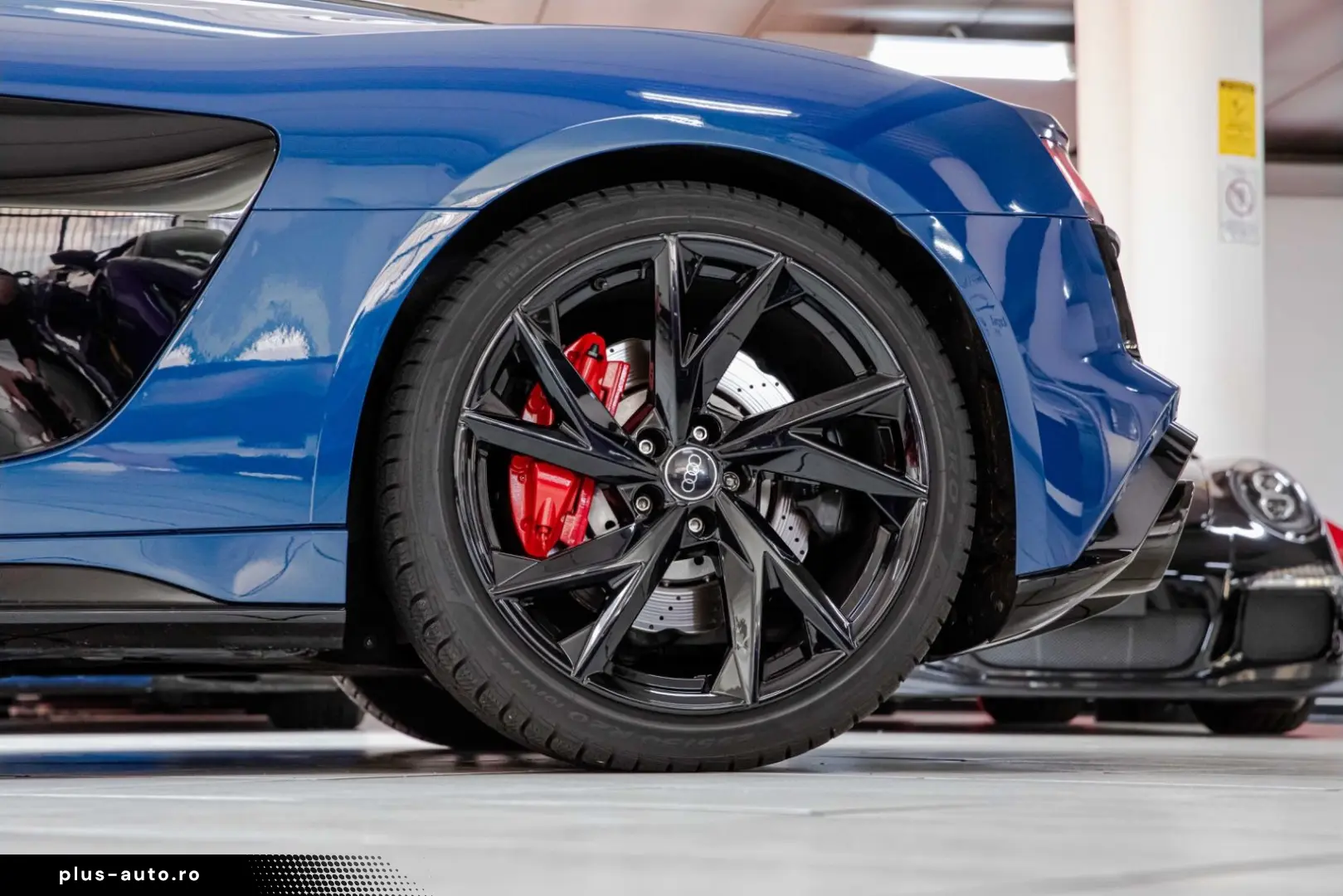 AUDI R8 Performance Spyder RWD