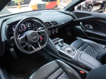 AUDI R8 Performance Spyder RWD
