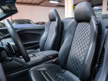 AUDI R8 Performance Spyder RWD