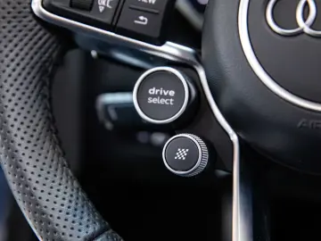 AUDI R8 Performance Spyder RWD