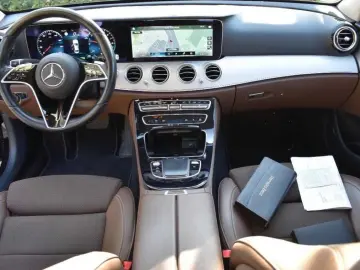 MERCEDES-BENZ E 300 e Lim. 4 Matic