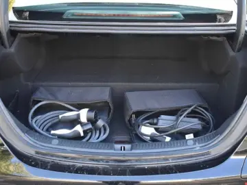 MERCEDES-BENZ E 300 e Lim. 4 Matic