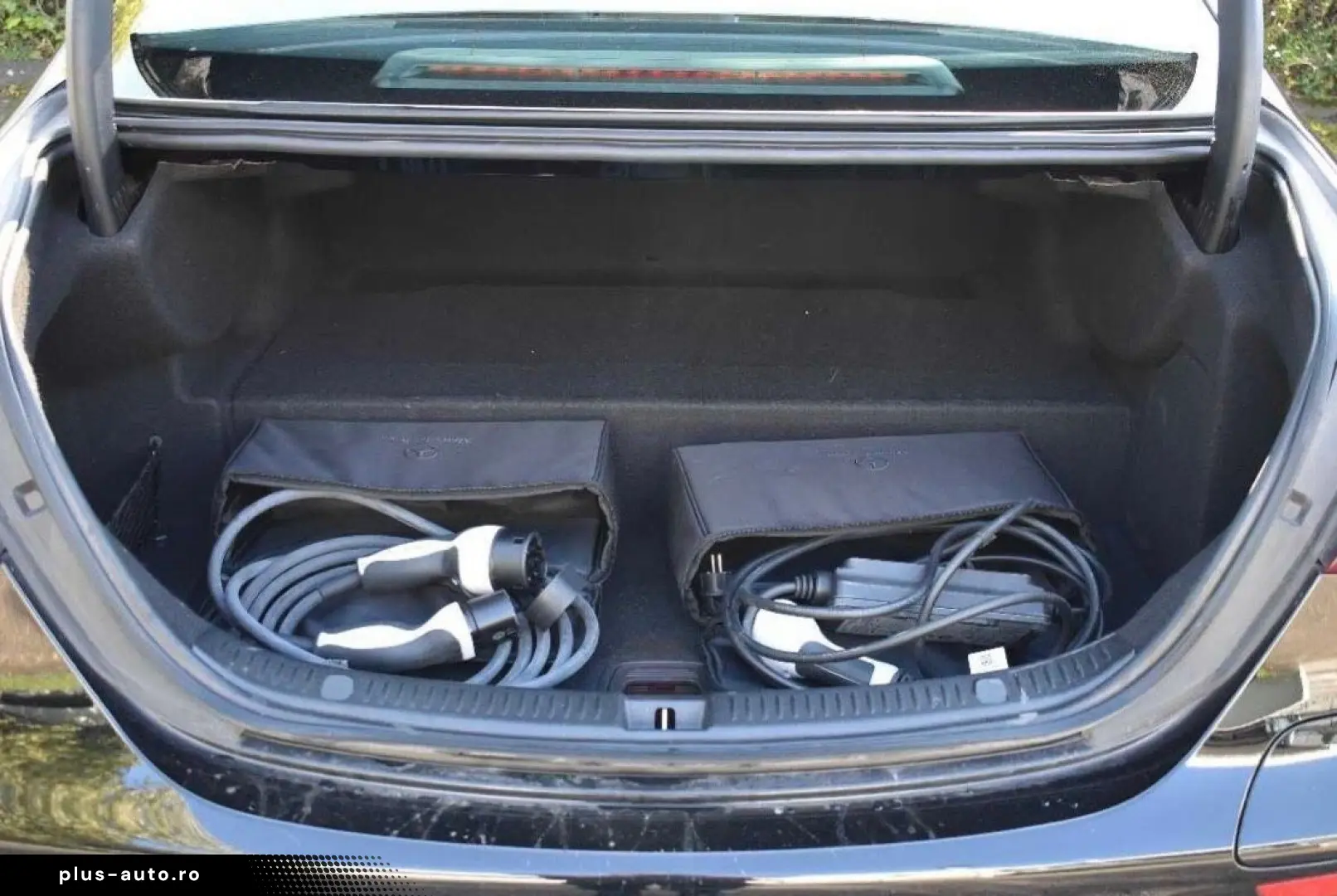 MERCEDES-BENZ E 300 e Lim. 4 Matic