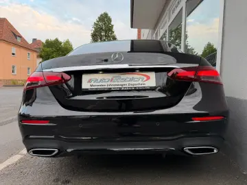 MERCEDES-BENZ E 300d 4M AMG Line