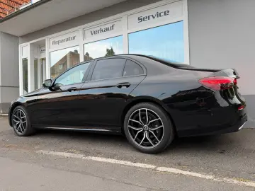 MERCEDES-BENZ E 300d 4M AMG Line