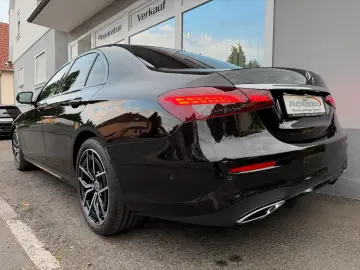 MERCEDES-BENZ E 300d 4M AMG Line