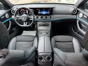 MERCEDES-BENZ E 300d 4M AMG Line