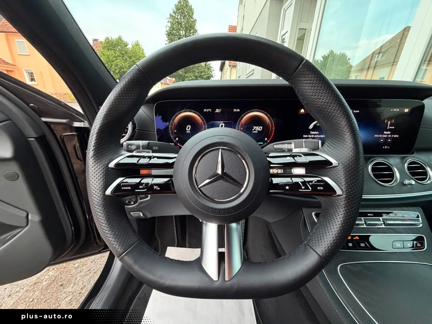 MERCEDES-BENZ E 300d 4M AMG Line