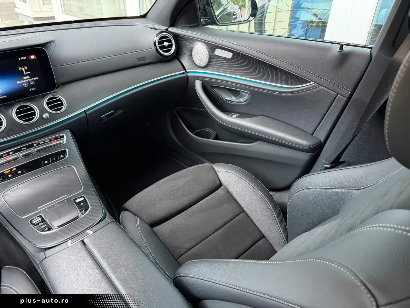 MERCEDES-BENZ E 300d 4M AMG Line
