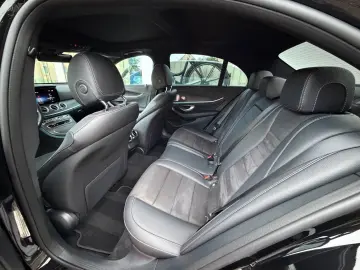 MERCEDES-BENZ E 300d 4M AMG Line
