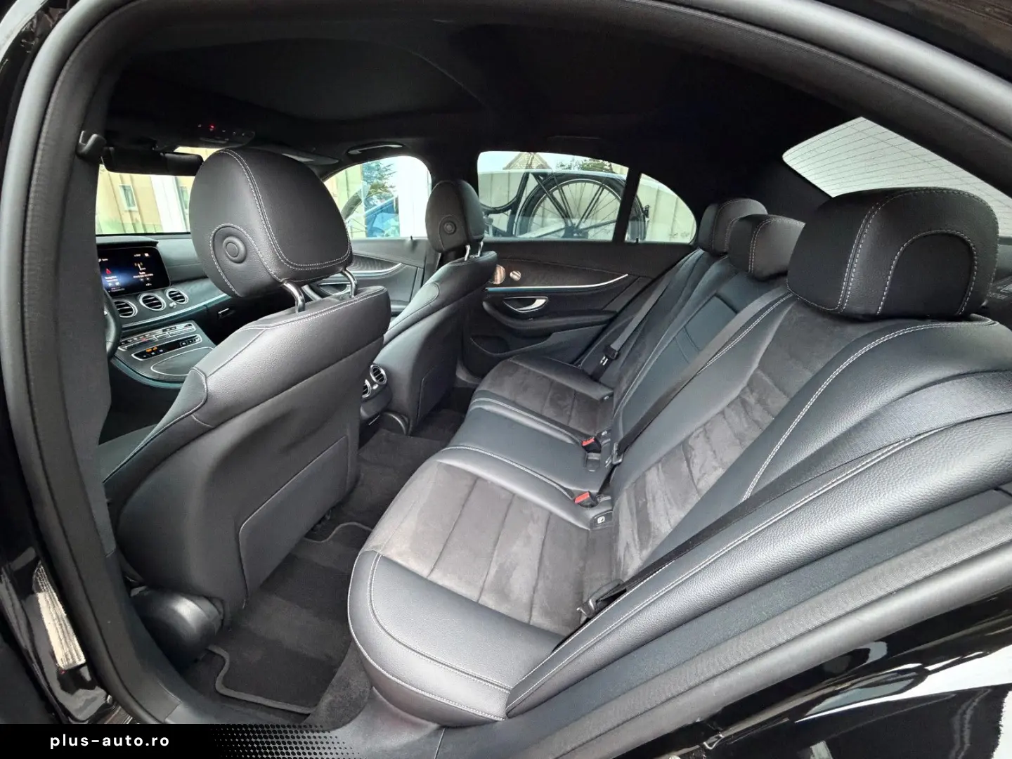 MERCEDES-BENZ E 300d 4M AMG Line