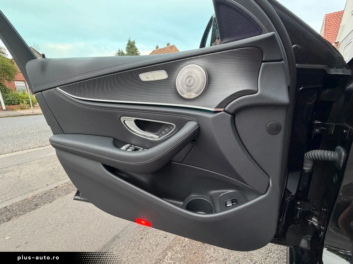 MERCEDES-BENZ E 300d 4M AMG Line