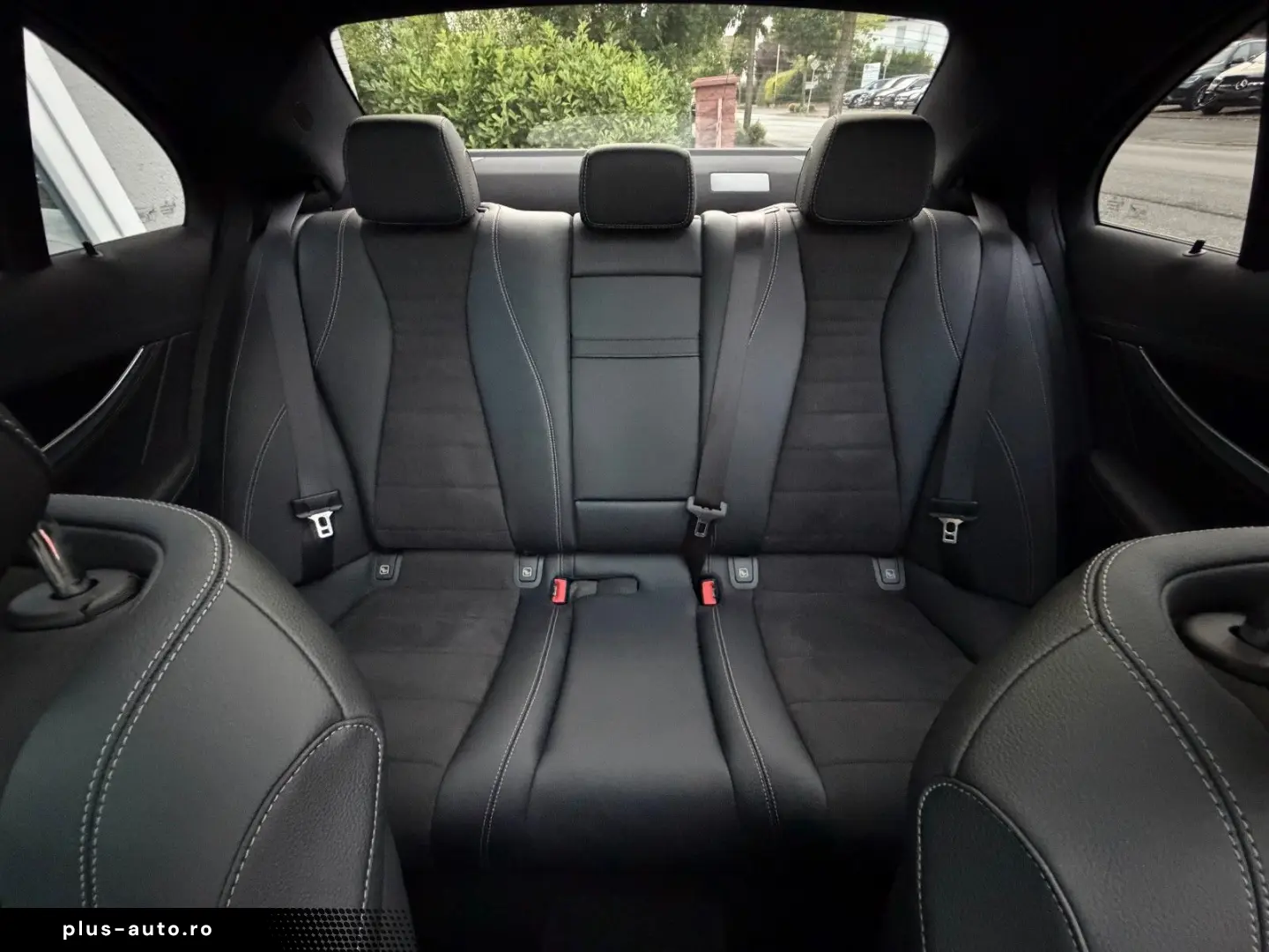 MERCEDES-BENZ E 300d 4M AMG Line