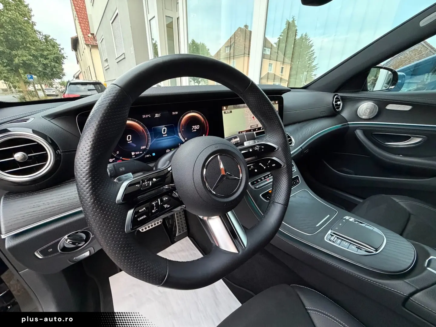 MERCEDES-BENZ E 300d 4M AMG Line