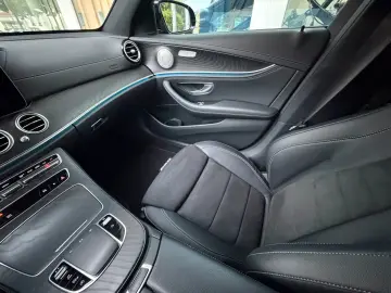 MERCEDES-BENZ E 300d 4M AMG Line