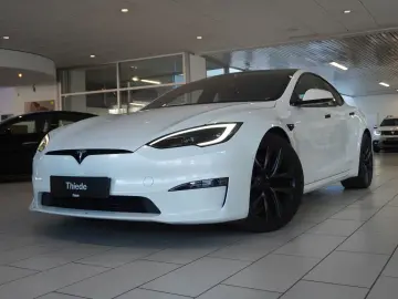 TESLA Model S DUAL-MOTOR LONGRANGE