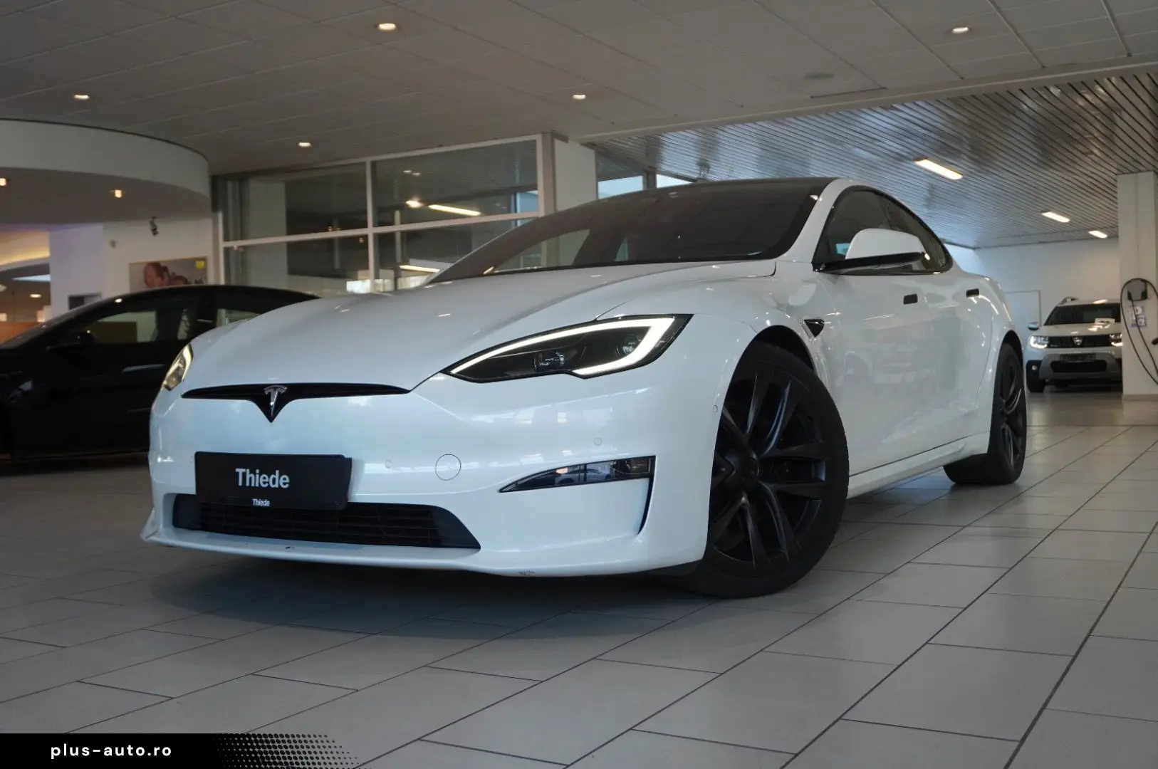 TESLA Model S DUAL-MOTOR LONGRANGE