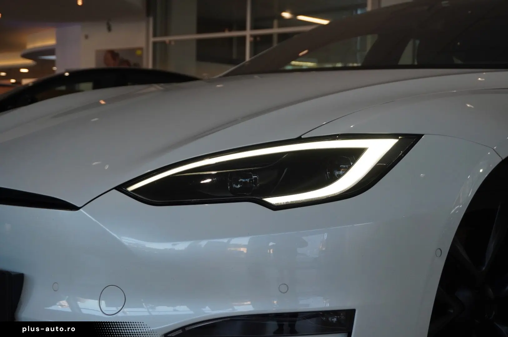 TESLA Model S DUAL-MOTOR LONGRANGE
