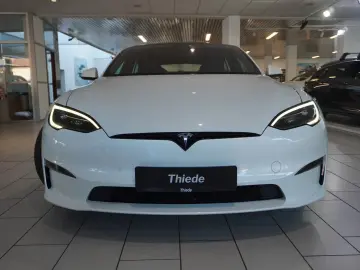 TESLA Model S DUAL-MOTOR LONGRANGE