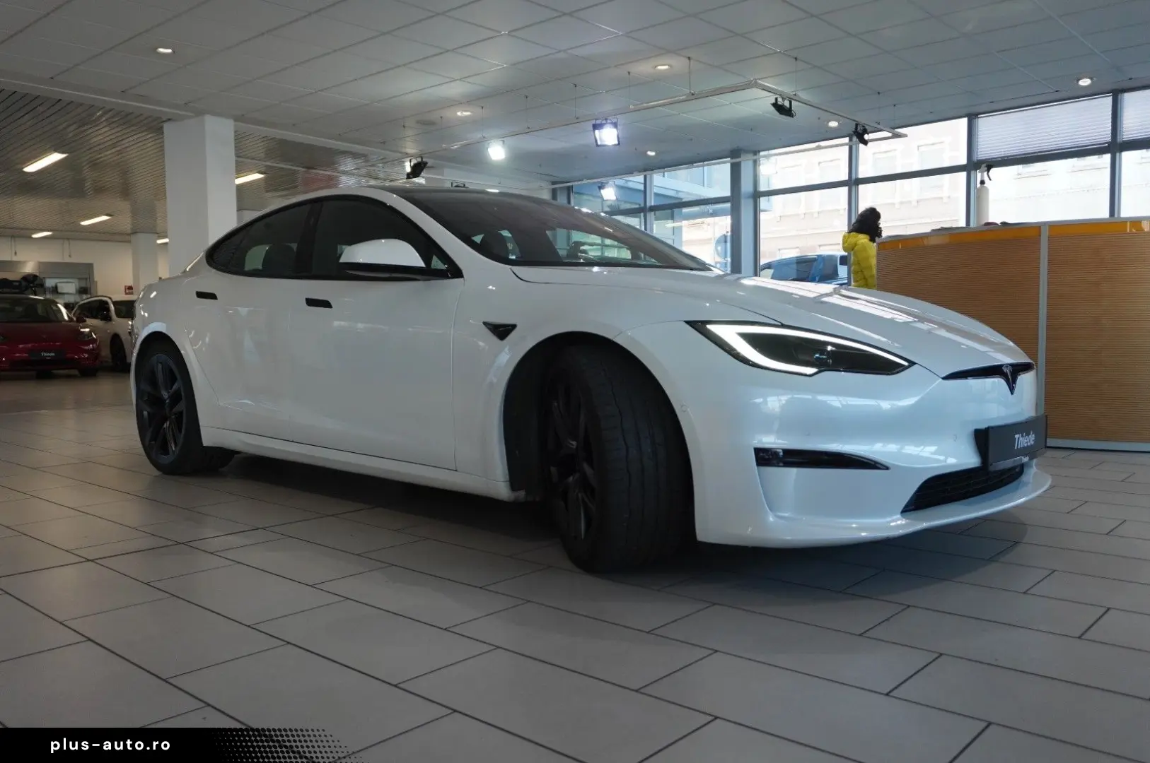 TESLA Model S DUAL-MOTOR LONGRANGE