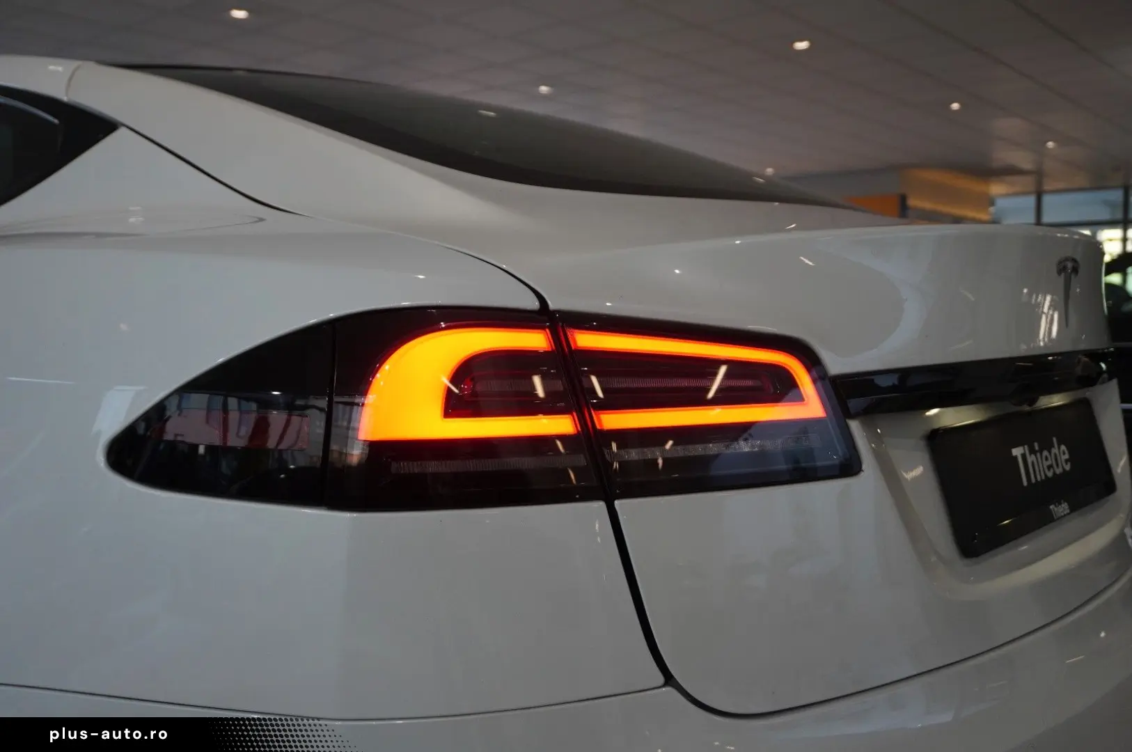 TESLA Model S DUAL-MOTOR LONGRANGE