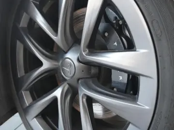 TESLA Model S DUAL-MOTOR LONGRANGE