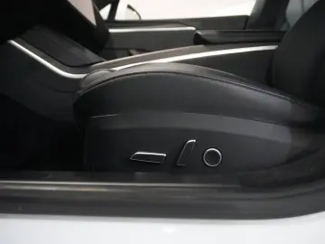 TESLA Model S DUAL-MOTOR LONGRANGE