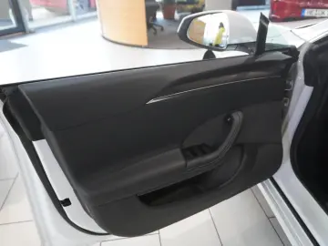 TESLA Model S DUAL-MOTOR LONGRANGE