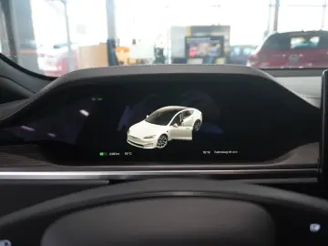 TESLA Model S DUAL-MOTOR LONGRANGE